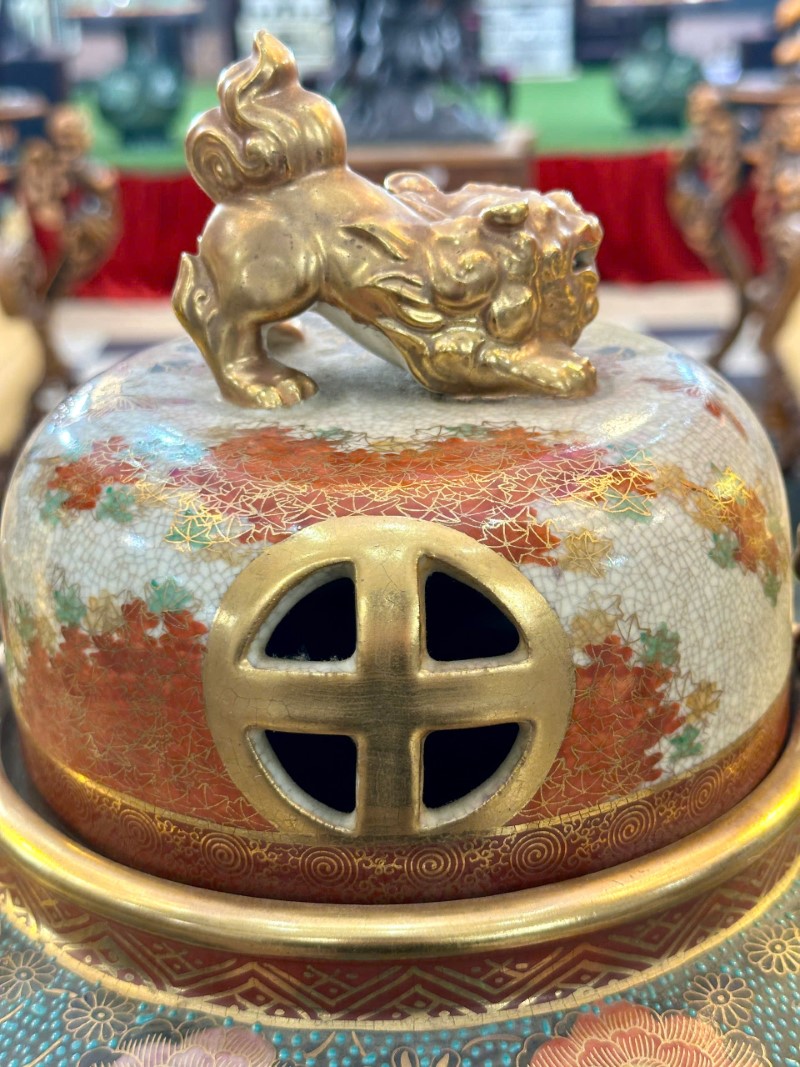 Đỉnh xông trầm Nhật Bản gốm sứ