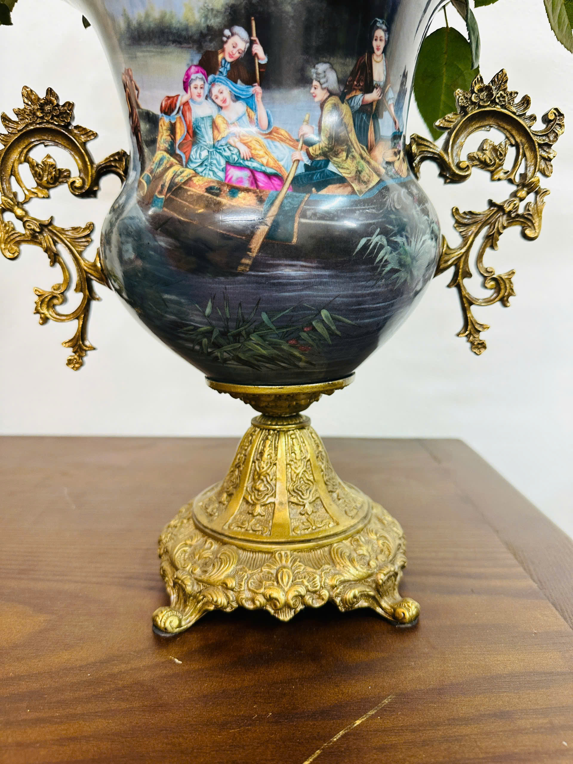 [PH0094] BÌNH SỨ CỔ ĐIỂN – SỰ LÃNG MẠN PHONG CÁCH CHÂU ÂU