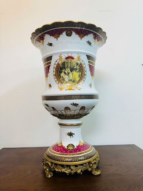 [PH0089] BÌNH SỨ CHÂU ÂU CỔ – VẺ ĐẸP HOÀNG GIA QUÝ TỘC