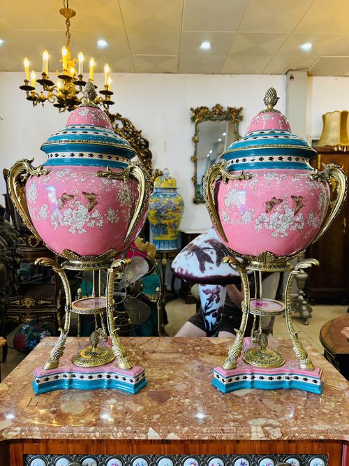 Đôi bình cúp Châu Âu