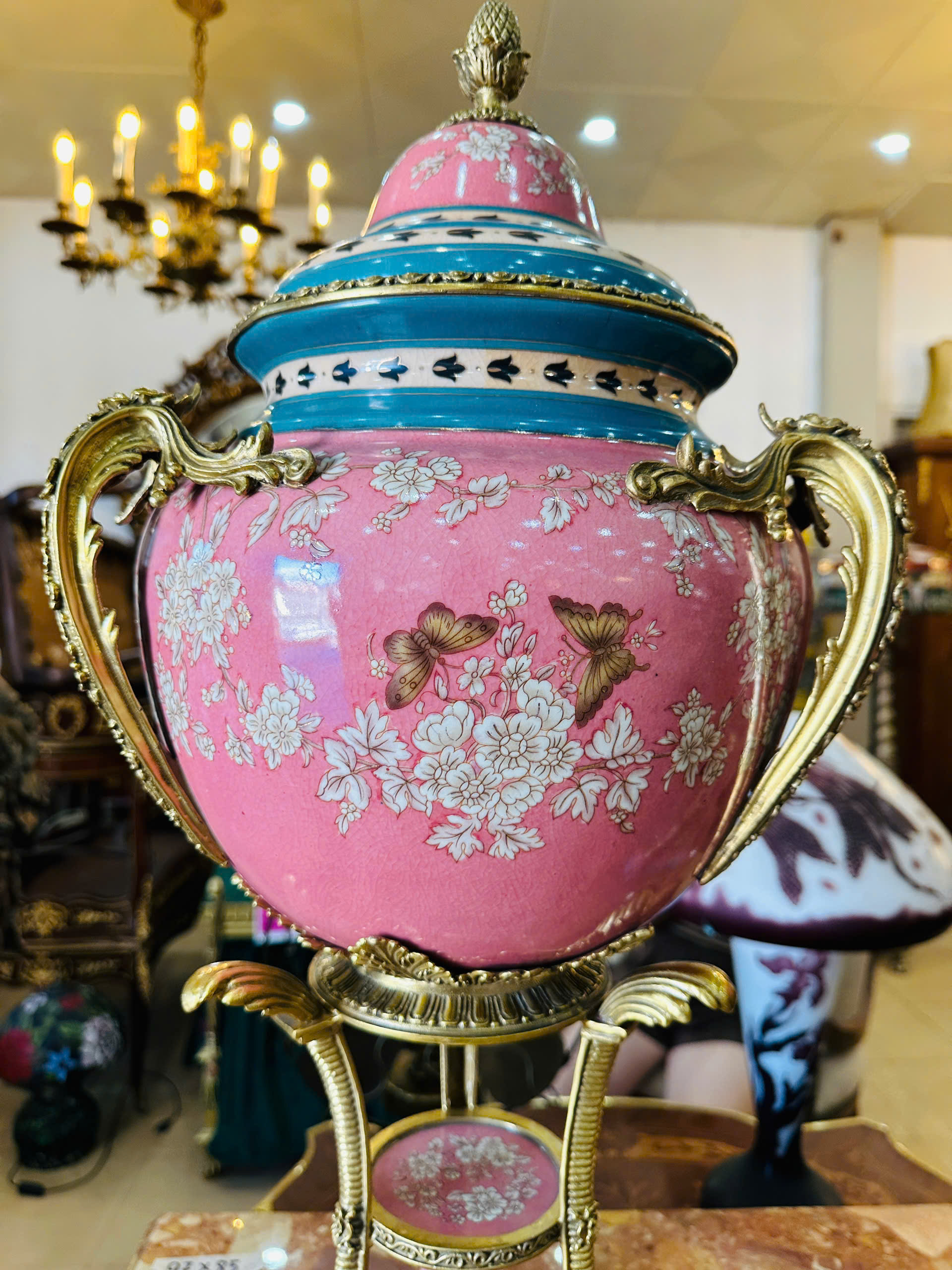 Đôi bình cúp Châu Âu