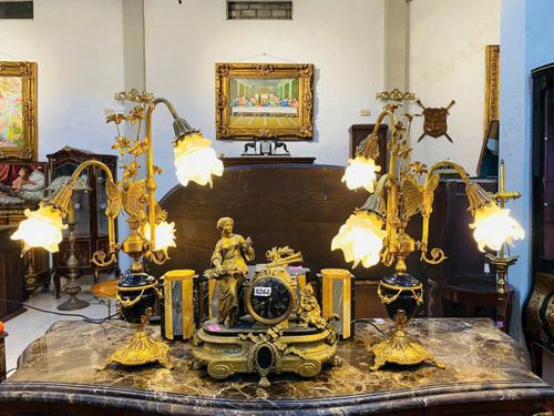 CẶP ĐÈN BÀN CHÂU ÂU XƯA