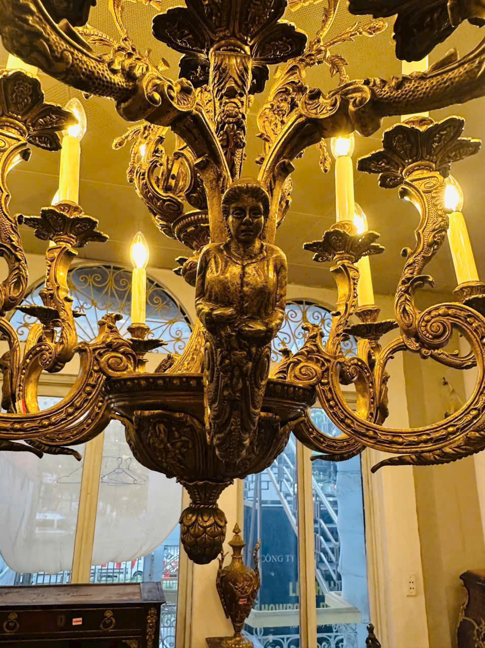 ĐÈN TRÙM ĐỒNG MẠ VÀNG