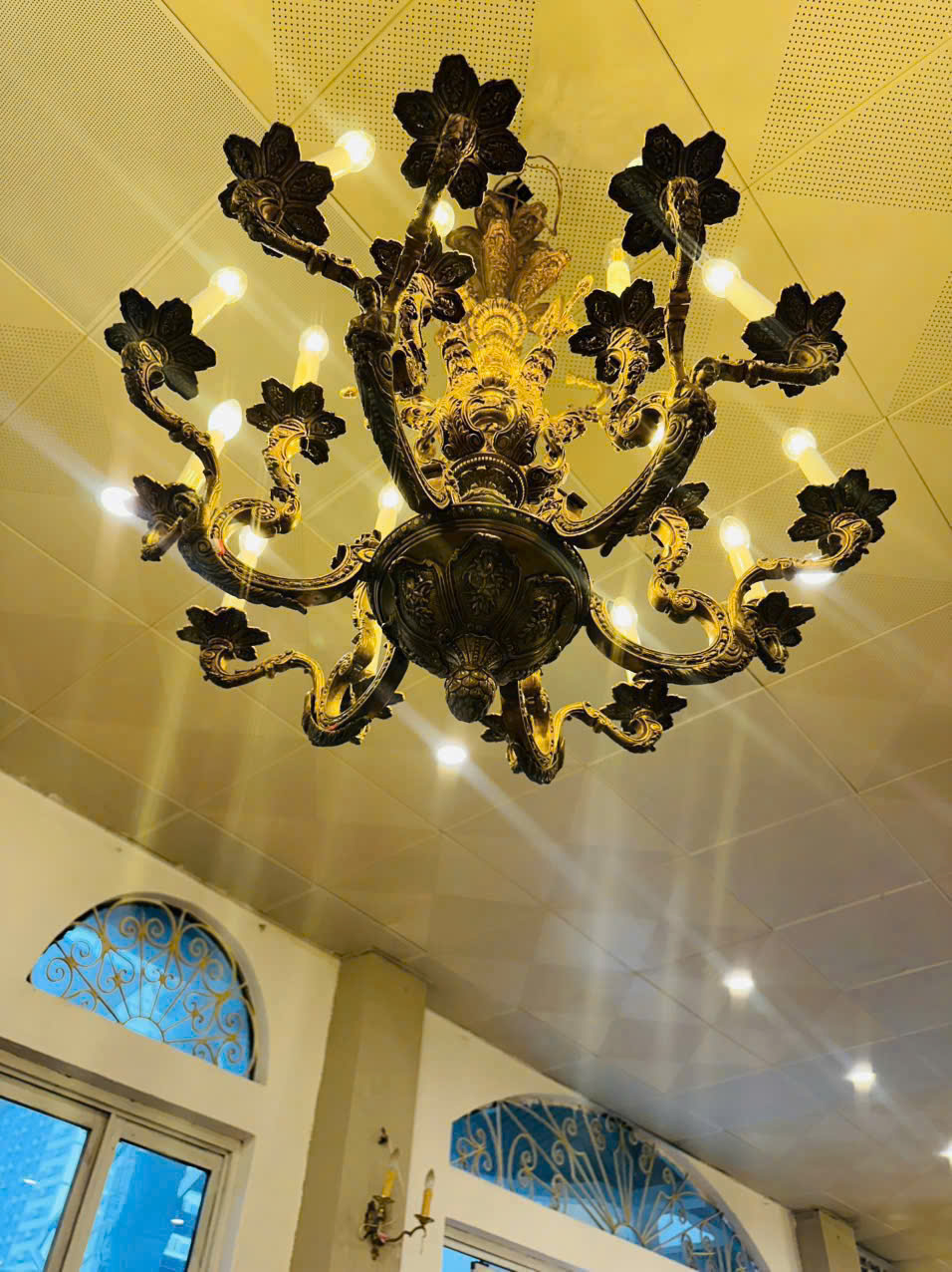 ĐÈN TRÙM ĐỒNG MẠ VÀNG