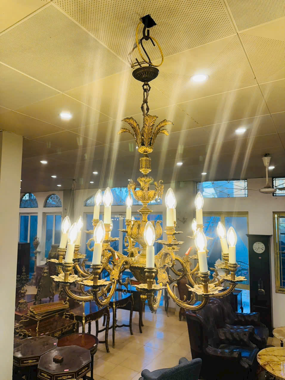 ĐÈN TRÙM ĐỒNG TÂY BAN NHA CỔ