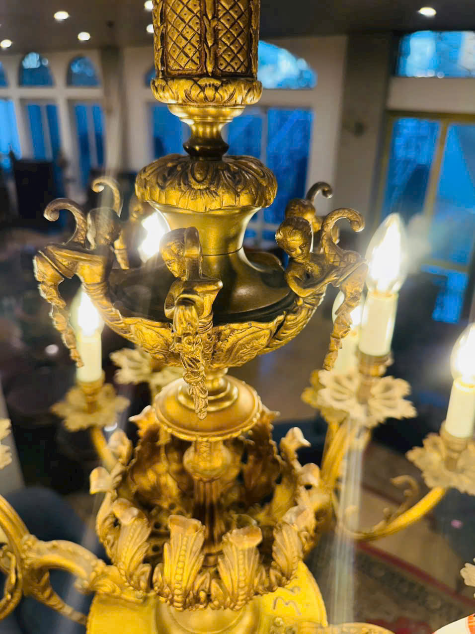 ĐÈN TRÙM ĐỒNG TÂY BAN NHA CỔ