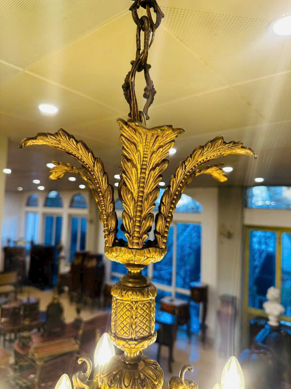 ĐÈN TRÙM ĐỒNG TÂY BAN NHA CỔ