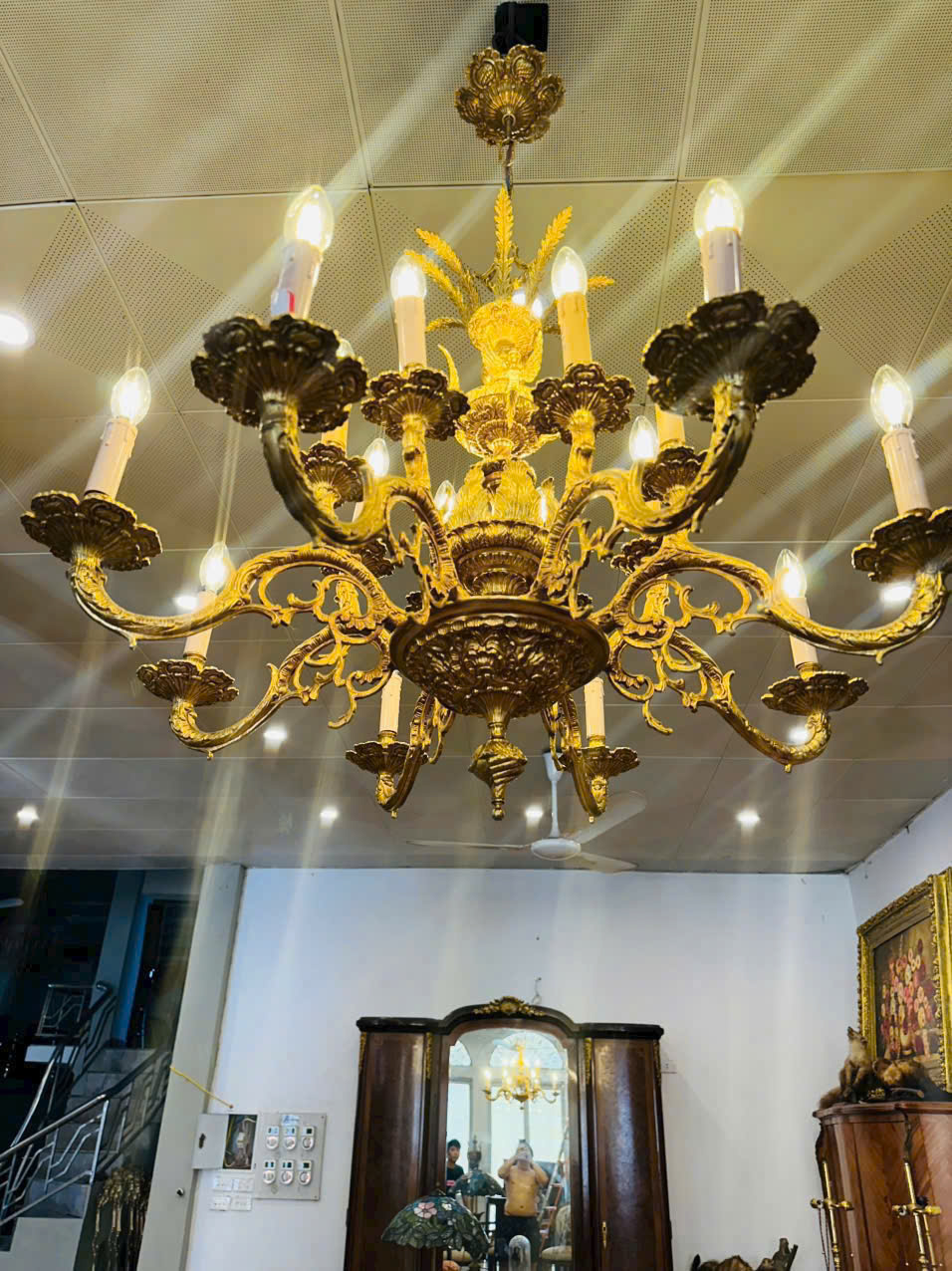 ĐÈN TRÙM ĐỒNG TÂY BAN NHA CỔ