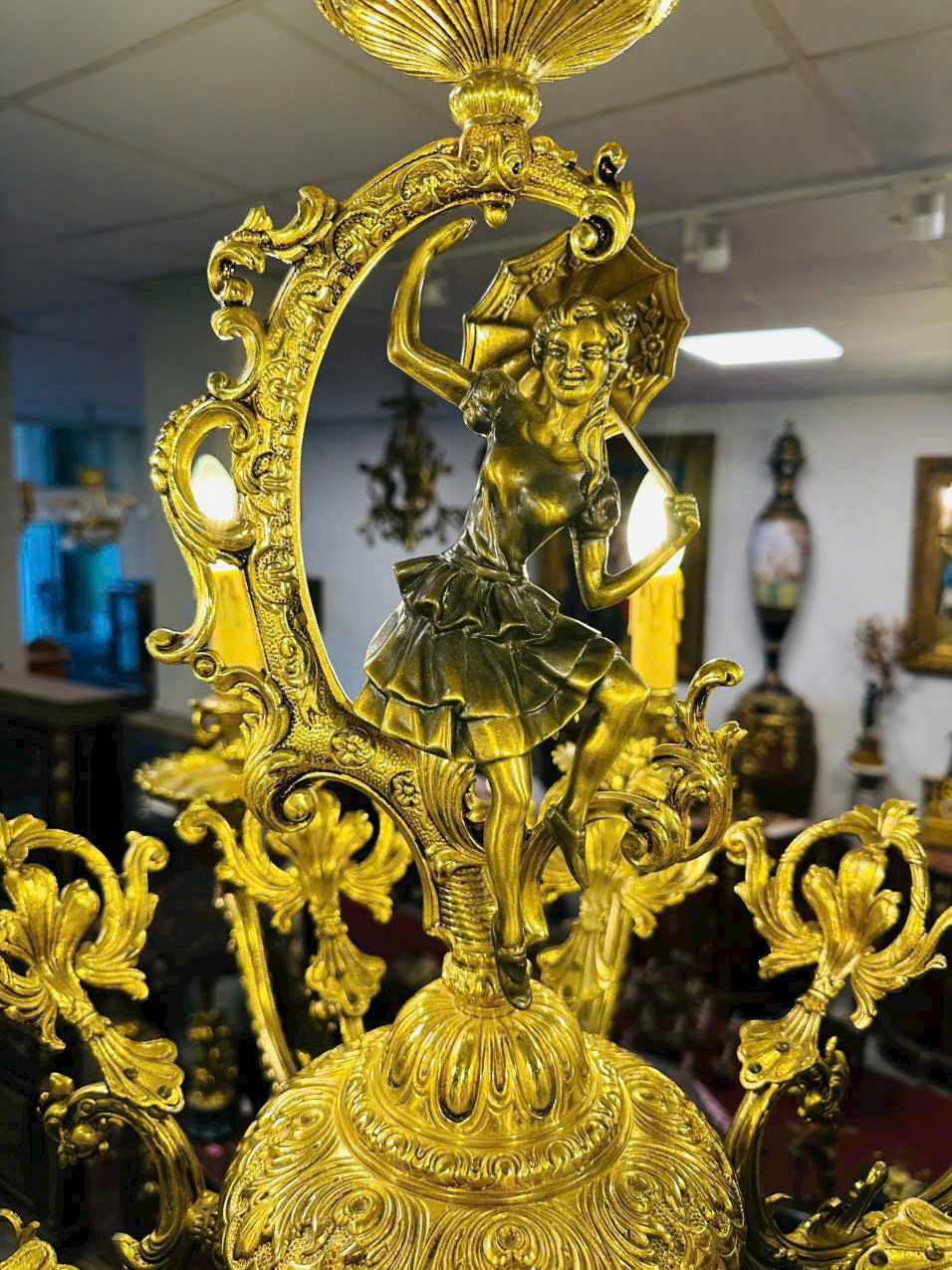 ĐÈN TRÙM TƯỢNG ITALY