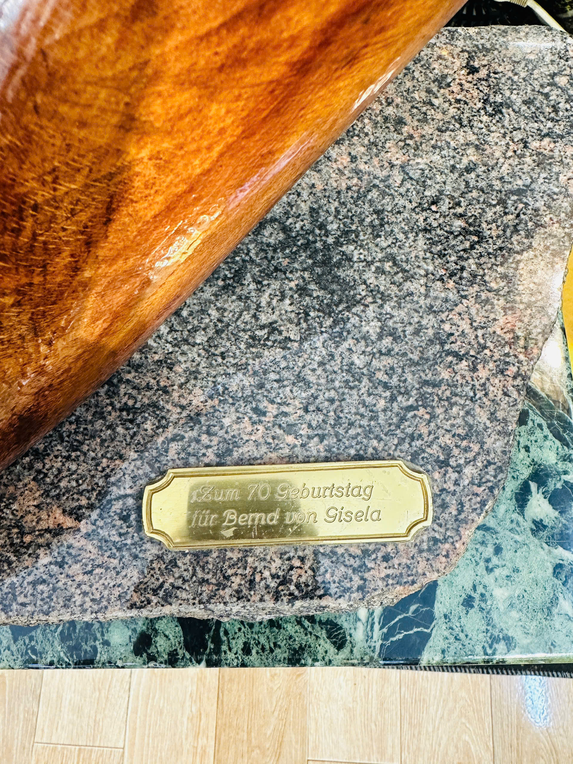 [PH0092] TẨU THUỐC PHIÊN BẢN KỶ NIỆM 70 NĂM