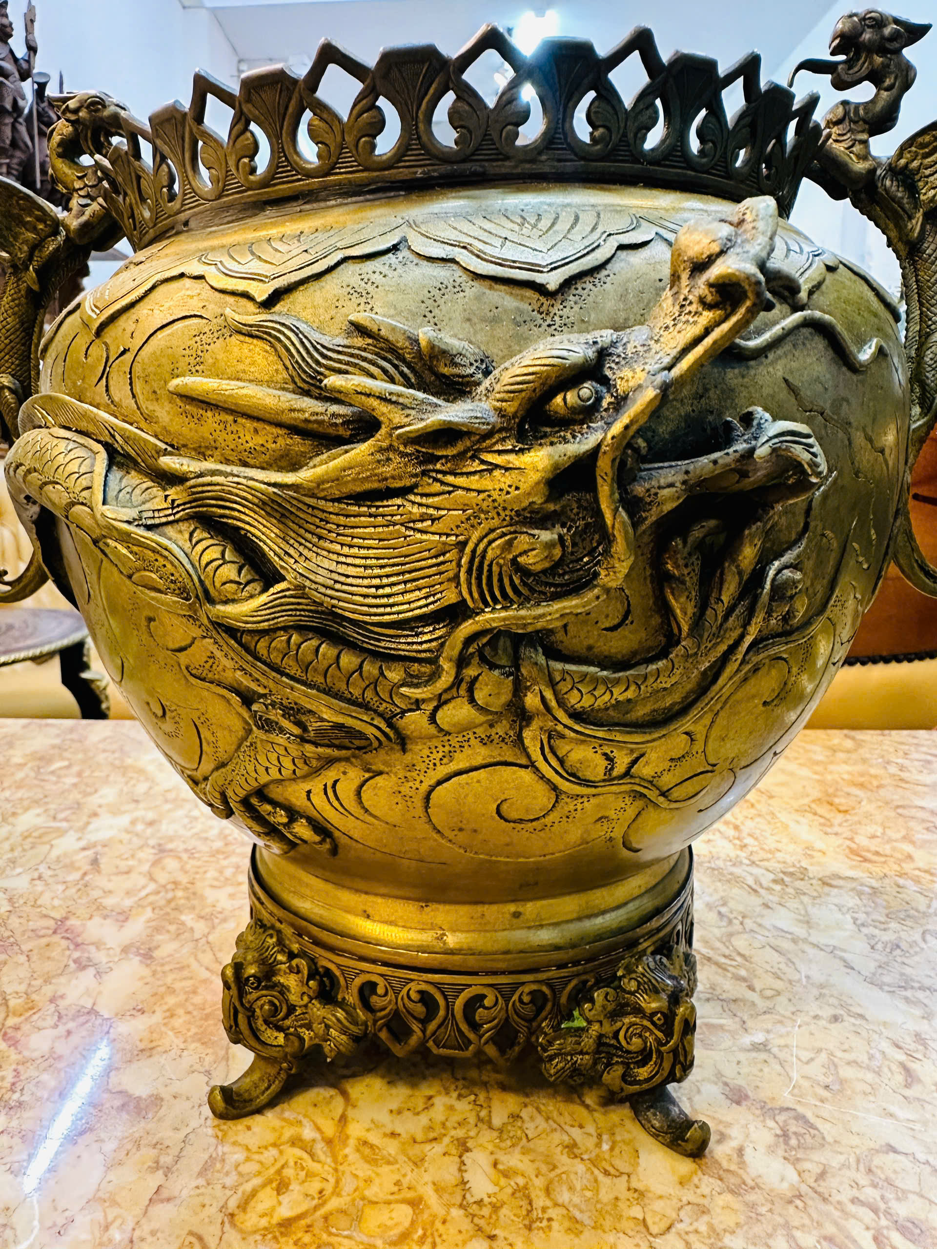 [PH0177] ĐỈNH ĐỒNG CHẠM RỒNG – TÁC PHẨM NGHỆ THUẬT