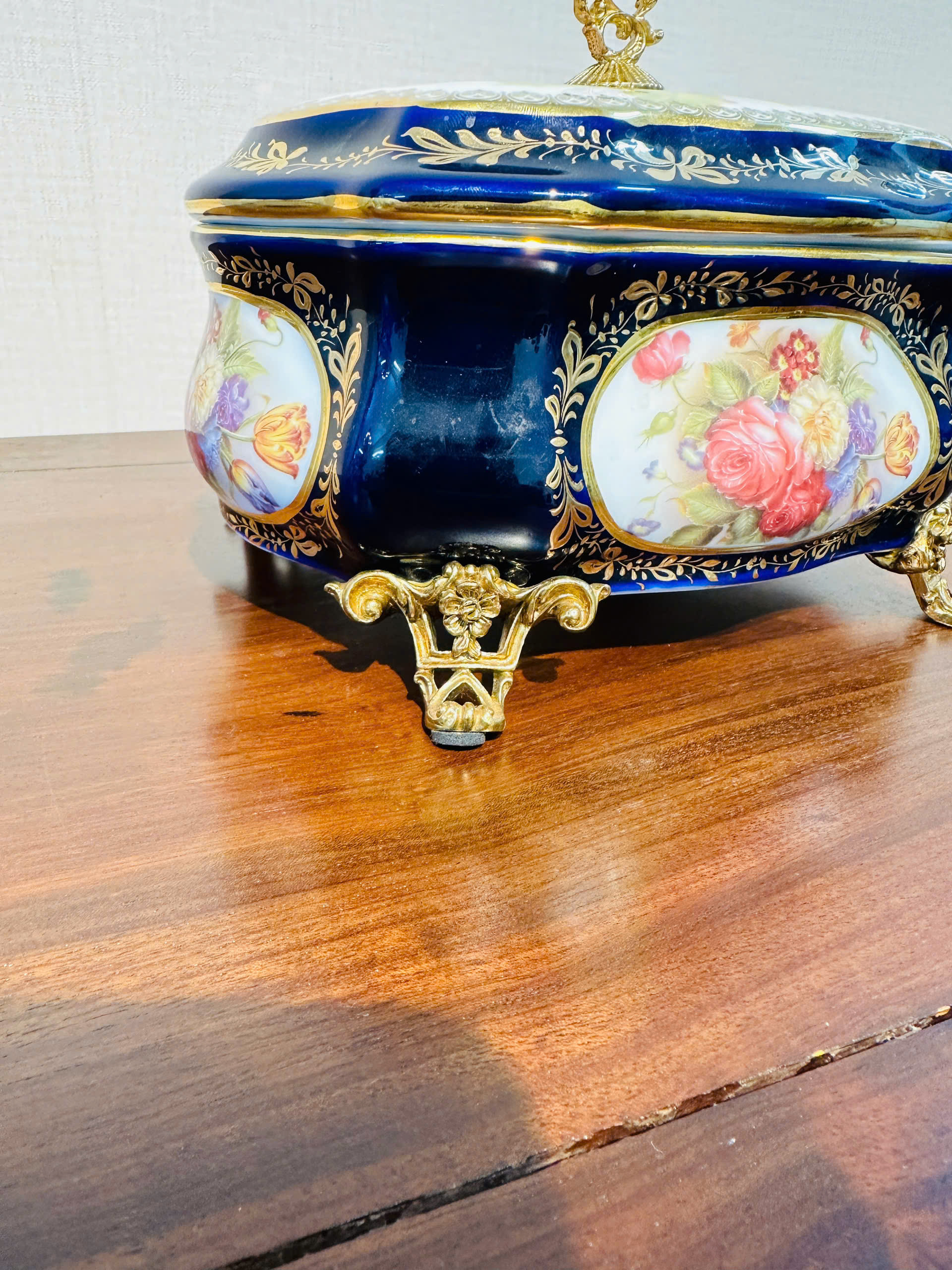 [PH0199] ÂU MỨT SỨ VẼ HOA – VIỀN ĐỒNG TÂN CỔ ĐIỂN