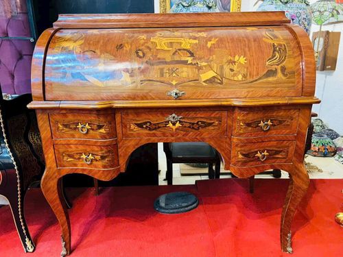 Chiếc bàn châu Âu cổ — tinh xảo và sang trọng bậc nhất!