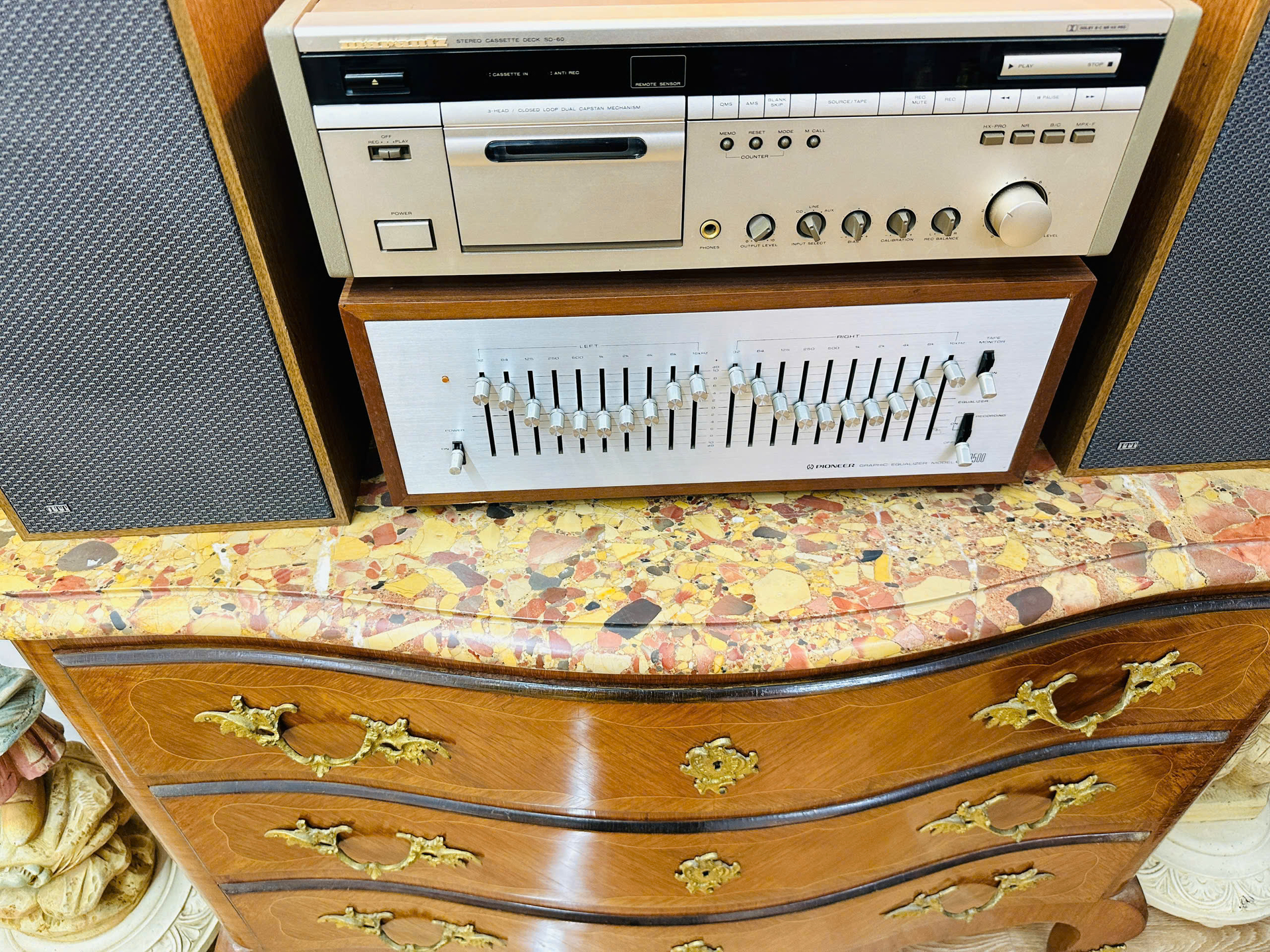 [PH0106]  Kệ Châu Âu Mặt Đá