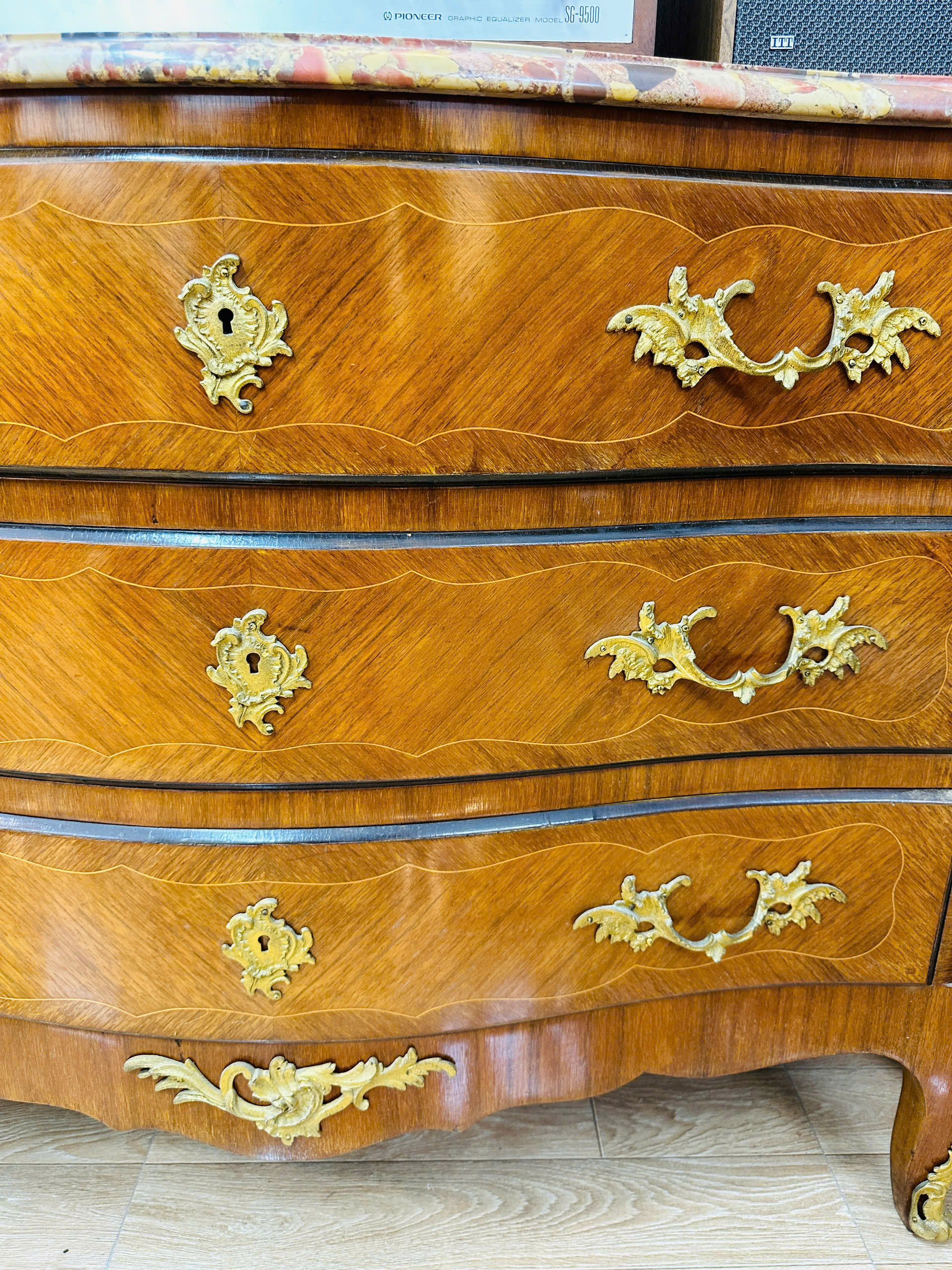 [PH0106]  Kệ Châu Âu Mặt Đá