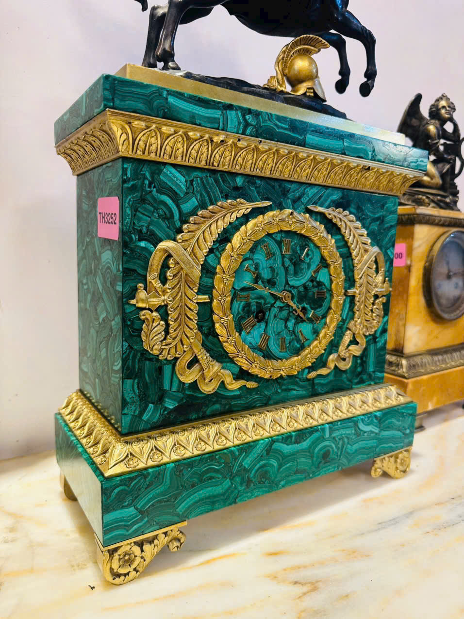 ĐỒNG HỒ TƯỢNG PEGASUS