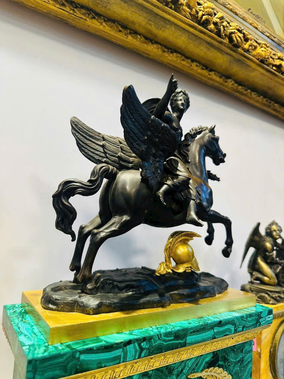 ĐỒNG HỒ TƯỢNG PEGASUS