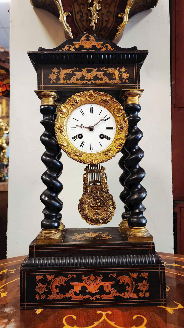 ĐỒNG HỒ KHẢI HOÀN MÔN TK19 – BIỂU TƯỢNG CHIẾN THẮNG