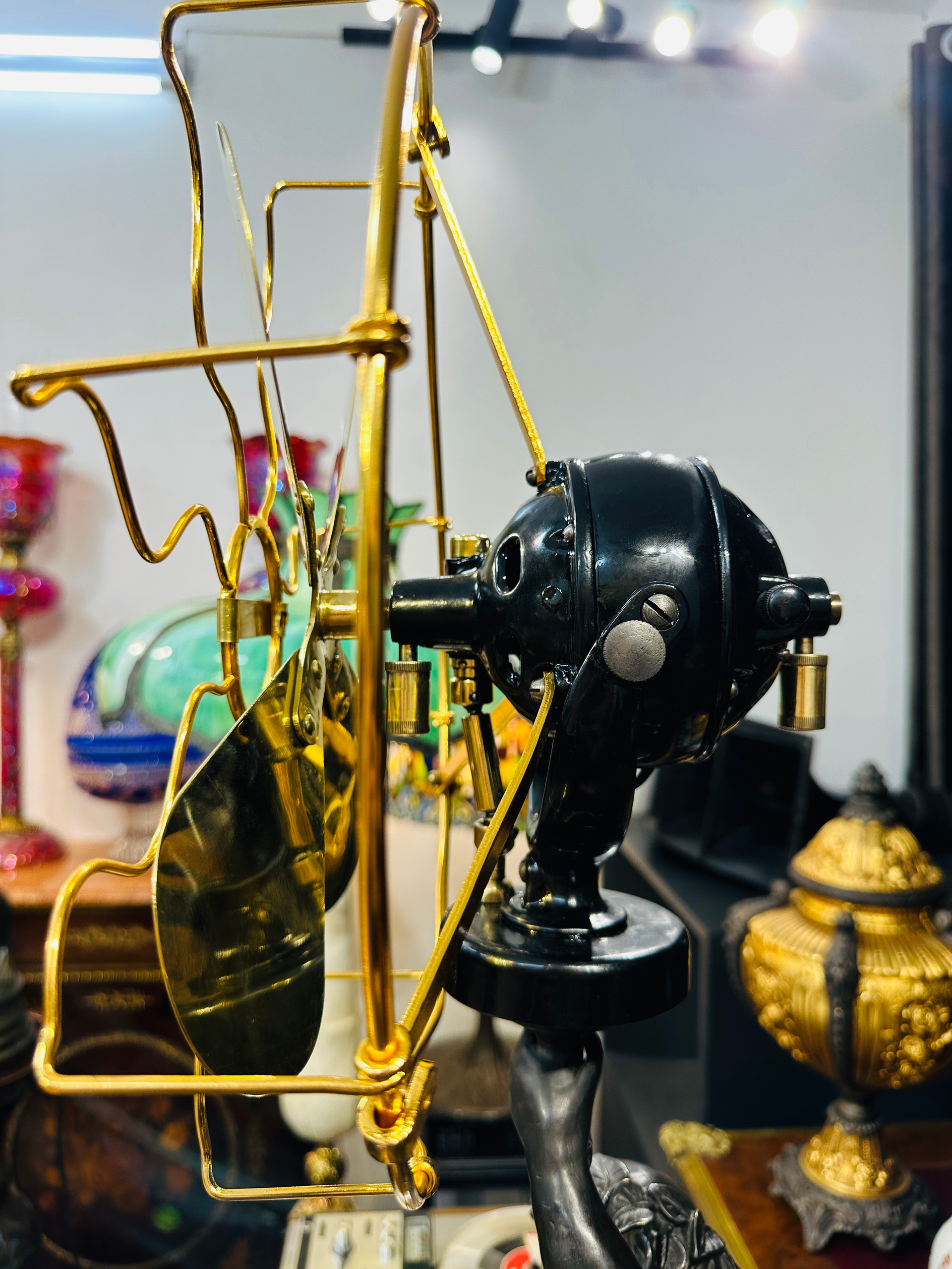 [A0011] Quạt Tượng Marelli Cẩm Tay