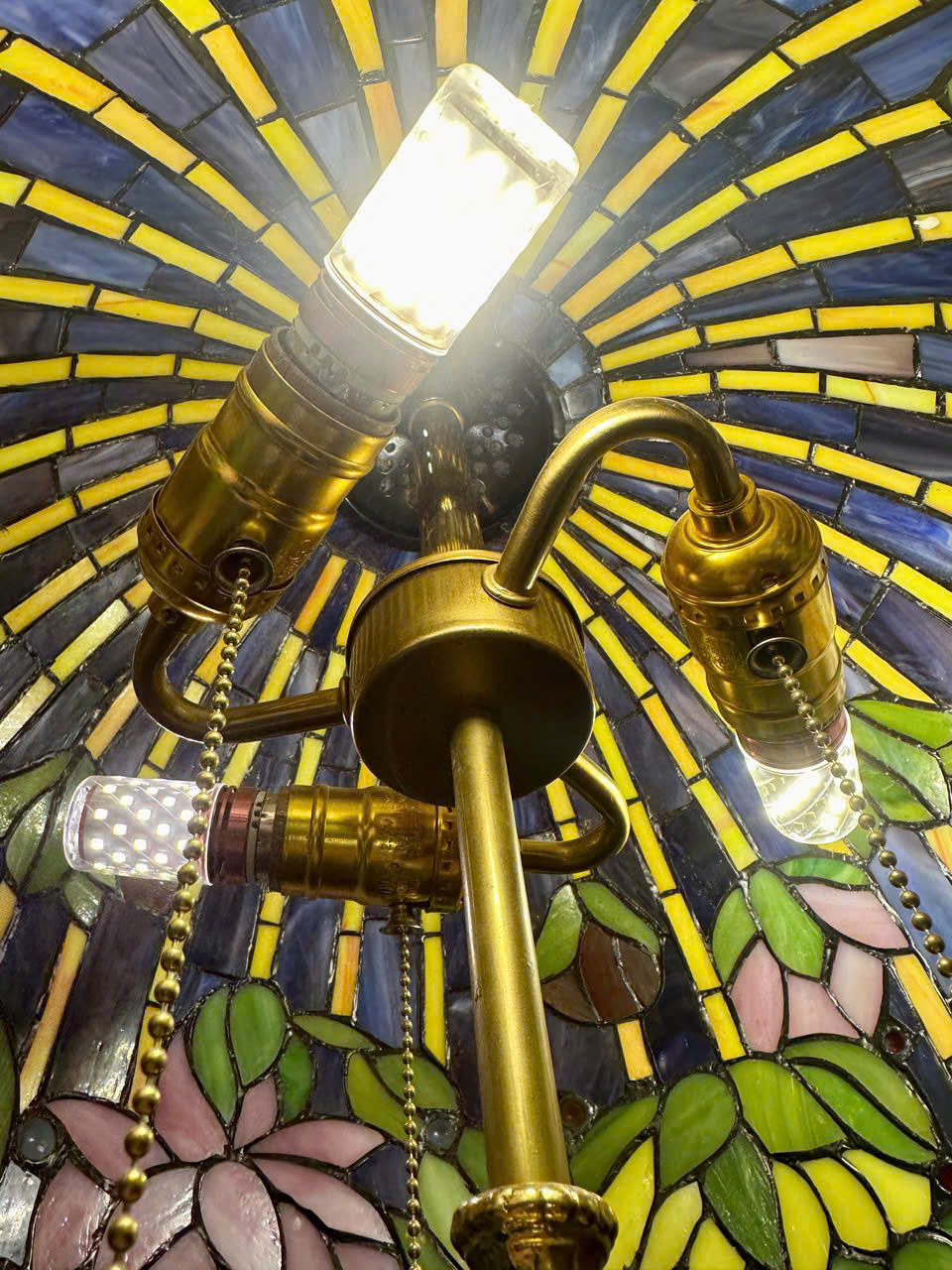 ĐÈN ĐỂ BÀN CỔ ĐIỂN CHÂU ÂU&nbsp;[TH3169]