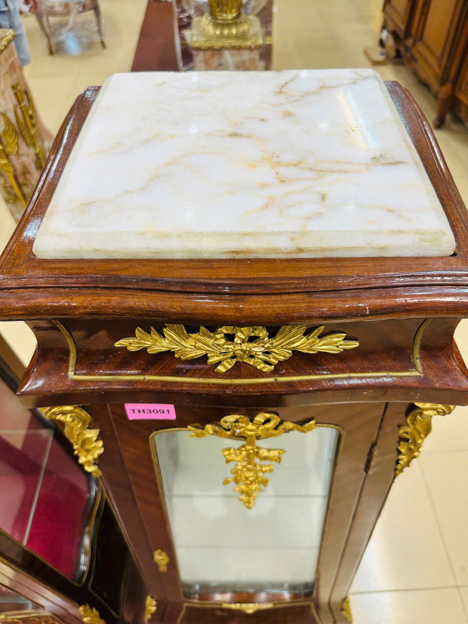 Đôn Tủ Trưng Bày Cổ Điển Quý Tộc [TH3088]