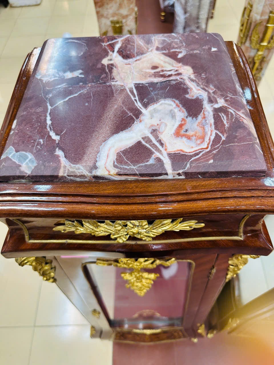 Đôn Tủ Trưng Bày Cổ Điển Quý Tộc [TH3088]