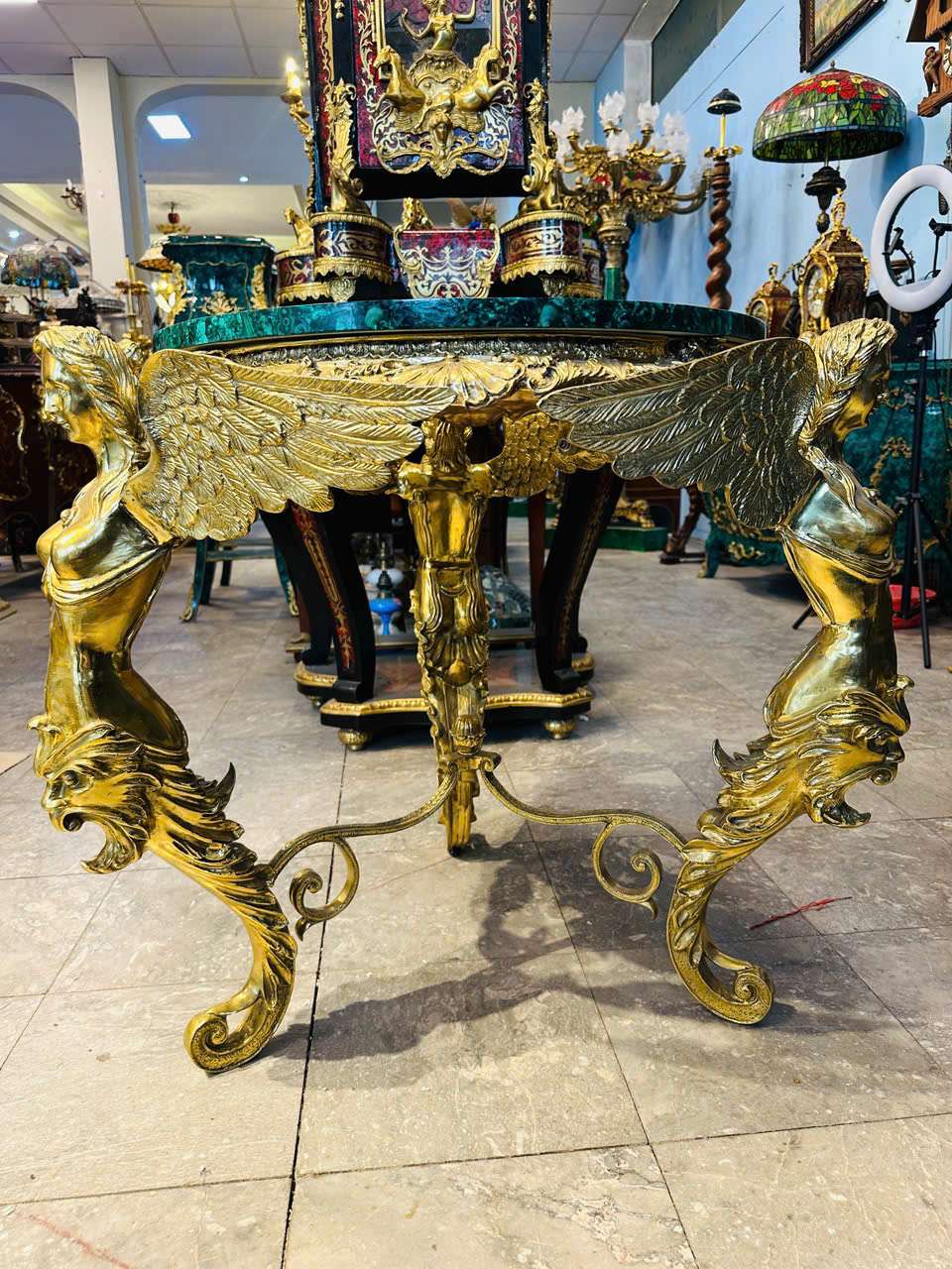 Bàn Ngự Điện Hoàng Gia [TH3095]