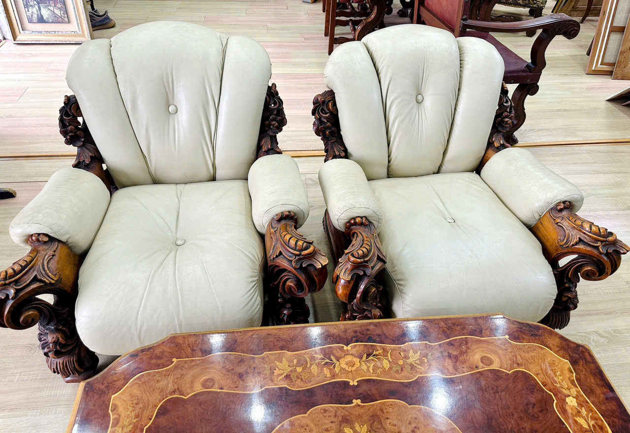 Bàn ghế nghệ thuật cổ điển