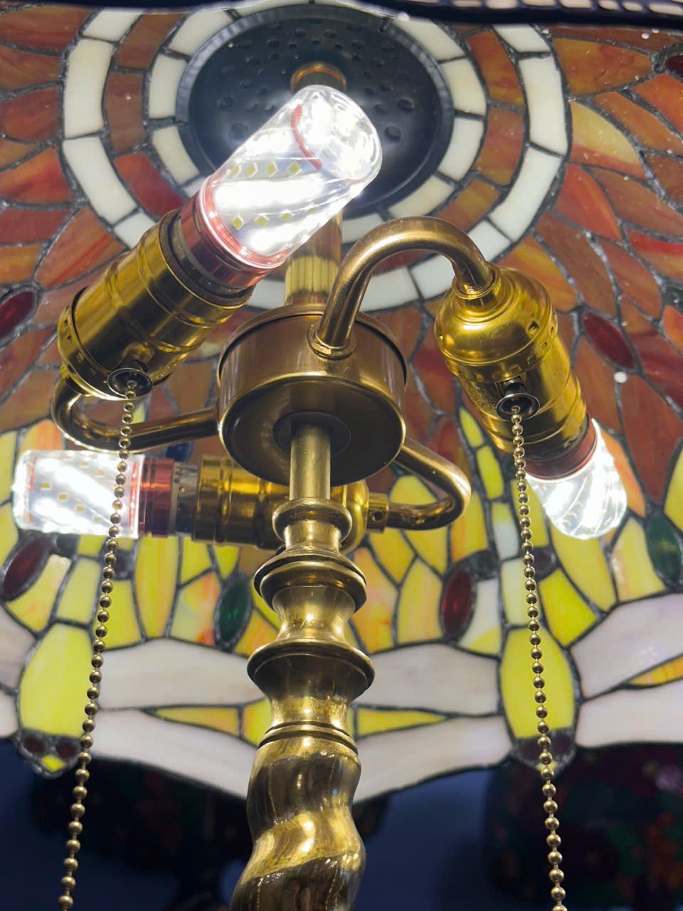 Đèn Tiffany cổ điển châu Âu