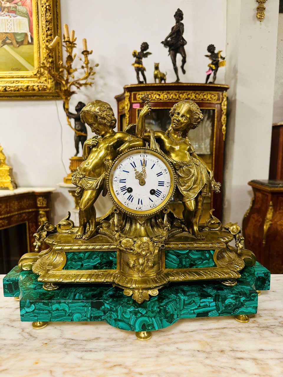 Đồng Hồ Để Bàn Cổ Điển Sang Trọng