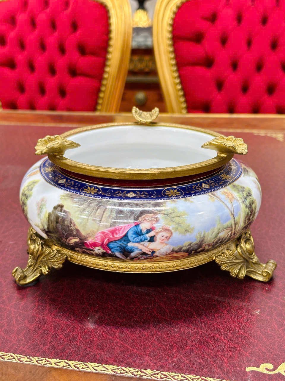 &nbsp;Tàn gạt thuốc độc vip để bàn&nbsp;[PH00200]