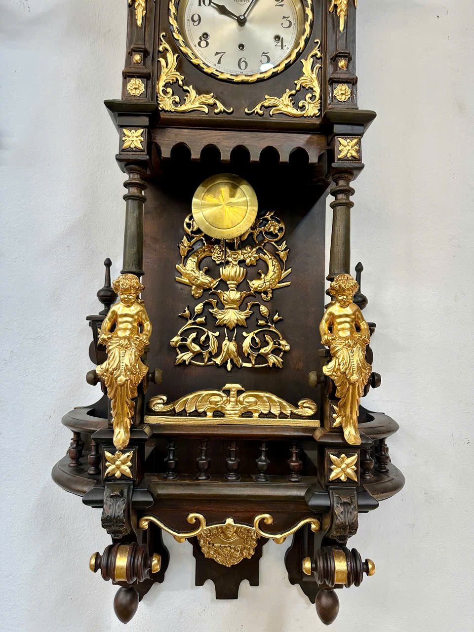 Đồng Hồ Cổ Pháp: Vẻ Đẹp Vượt Thời Gian Của Nghệ Thuật&nbsp;