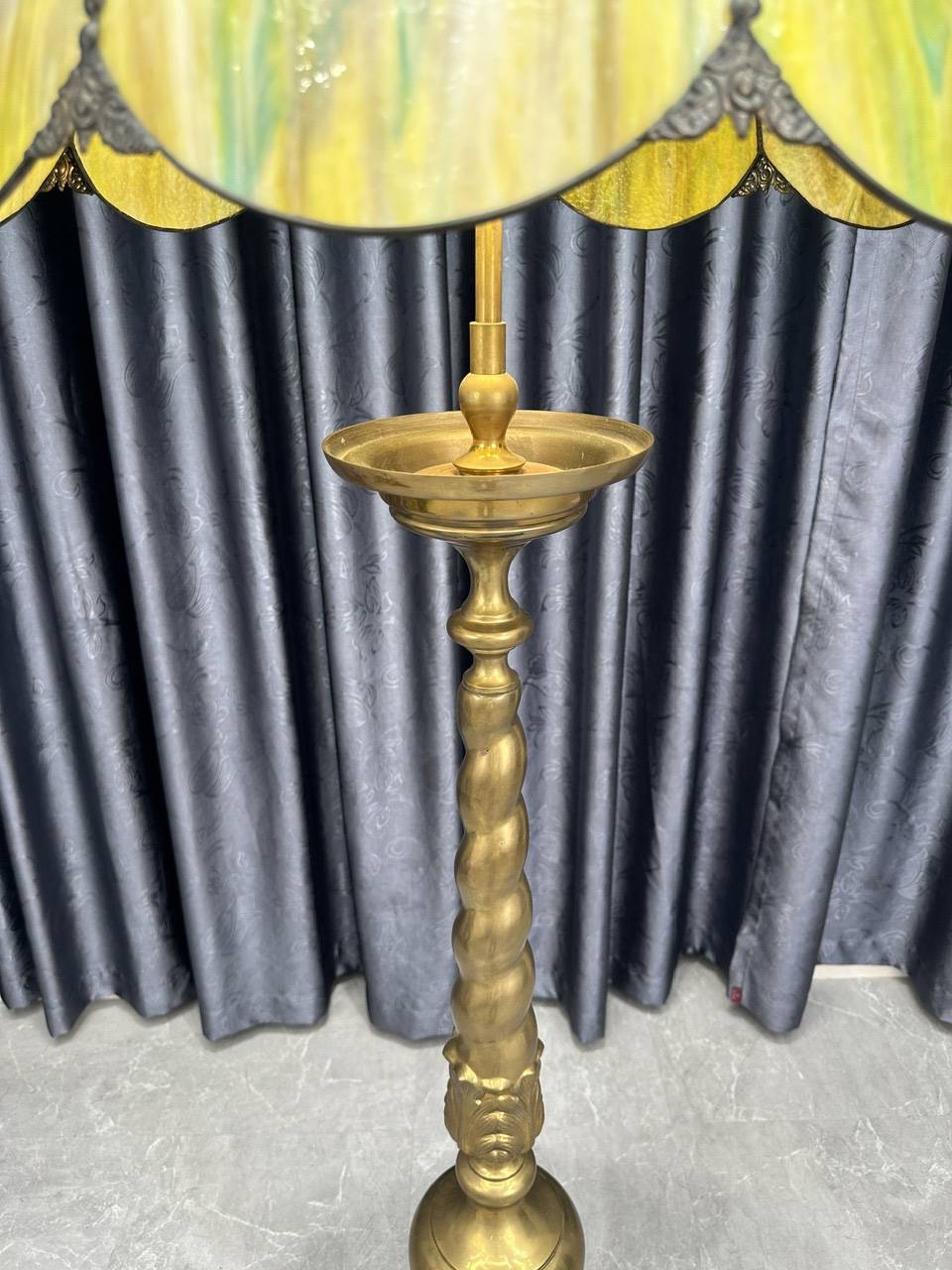 Đèn Tiffany Cây Bằng Đồng – Điểm Nhấn Sang Trọng Cho Không Gian Nội Thất Cổ Điển [TH0113]