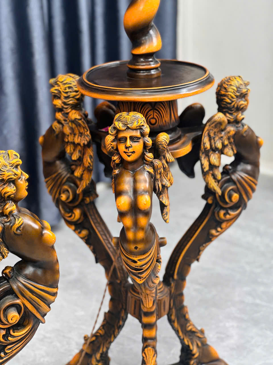 Đôi Đèn Tiffany Kính Màu Cao Cấp – Tuyệt Tác Nghệ Thuật Châu Âu