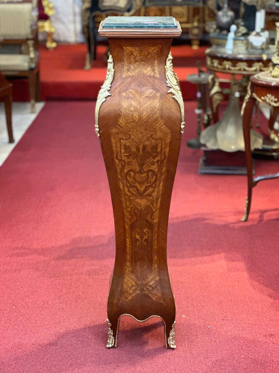 Đôn Cổ Châu Âu Đẳng Cấp – Điểm Nhấn Sang Trọng