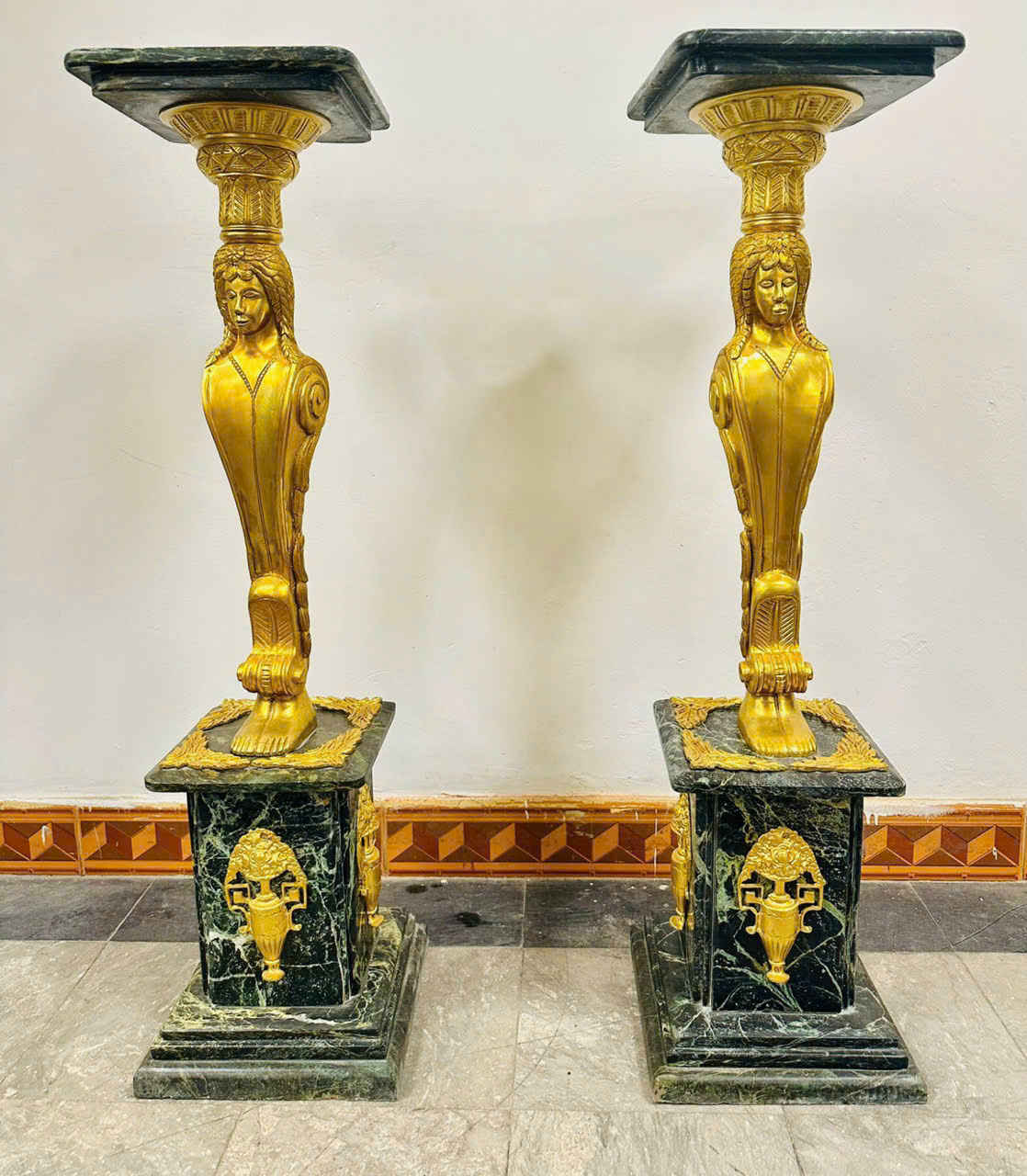 Đôn Đồng Caryatid Phong Cách Ai Cập – Tuyệt Tác Nghệ Thuật Trang Trí Châu Âu