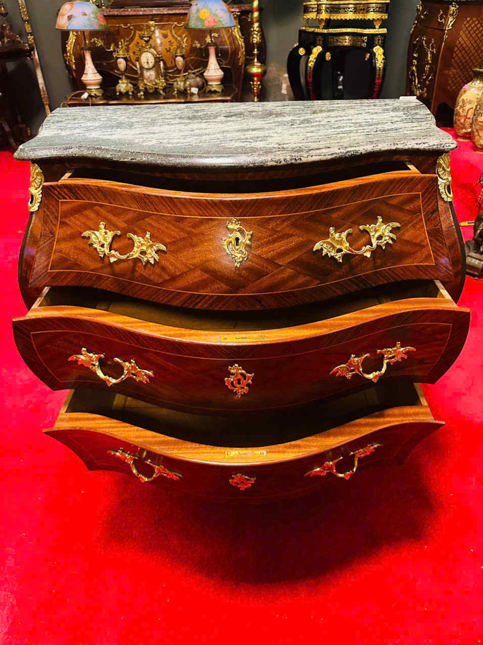 Đôn Pháp Xưa – Vẻ Đẹp Rococo Sang Trọng Và Đầy Quyến Rũ [TH3407]