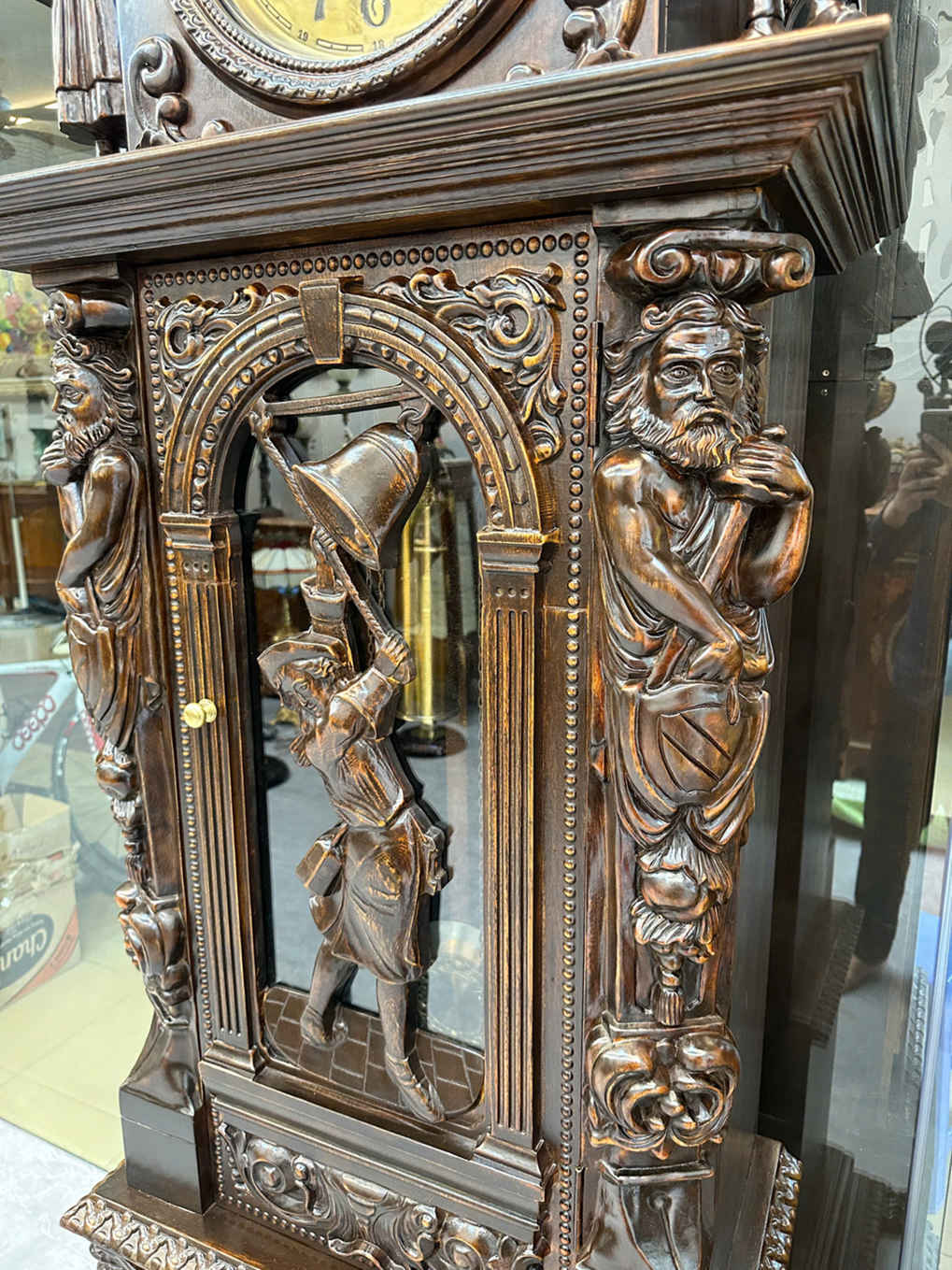 Đồng Hồ Tủ Châu Âu Cổ Điển