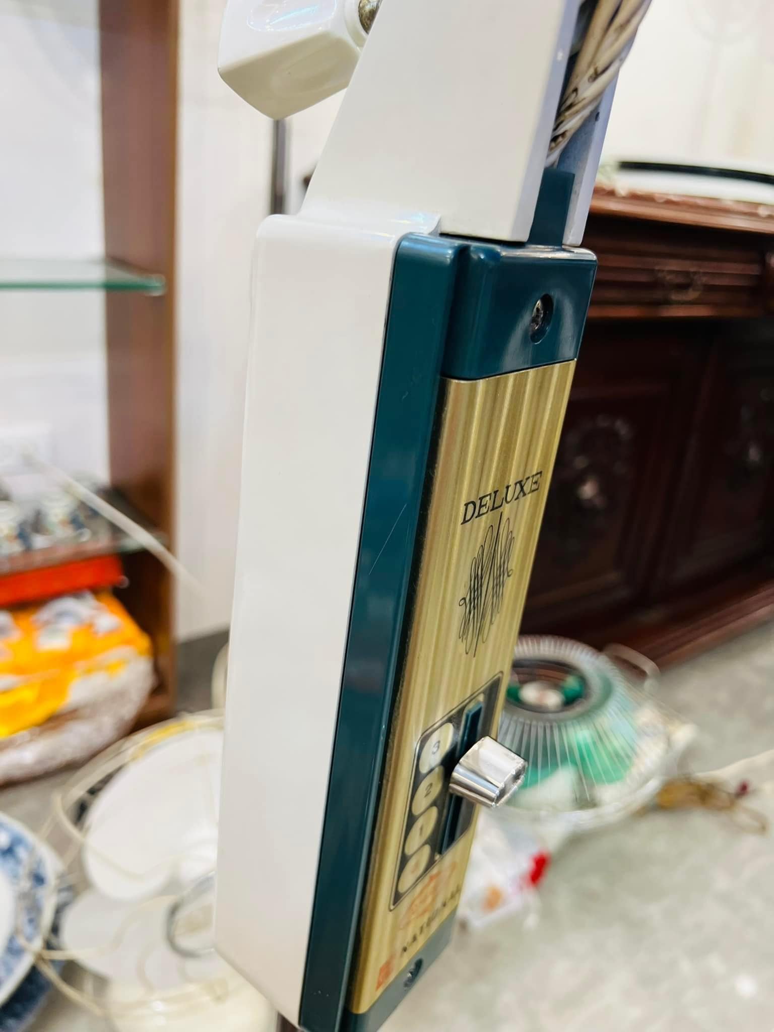 Quạt Nhật Cổ National: Báu Vật Sưu Tầm Đậm Chất Hoài Cổ