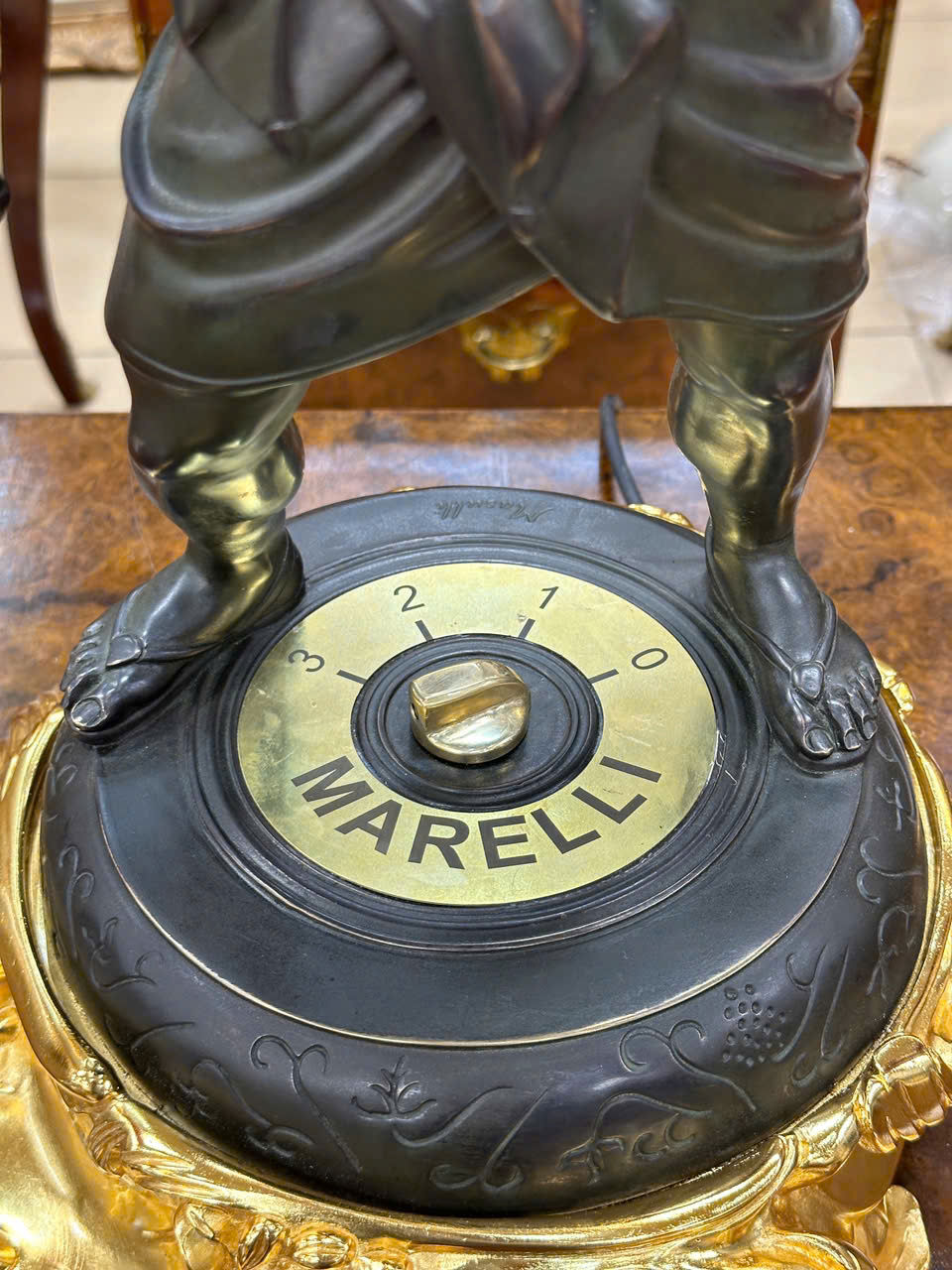 Quạt Tượng Marelli Cổ Zin Nguyên Bản – Tuyệt Tác Quạt Cổ Nghệ Thuật Châu Âu