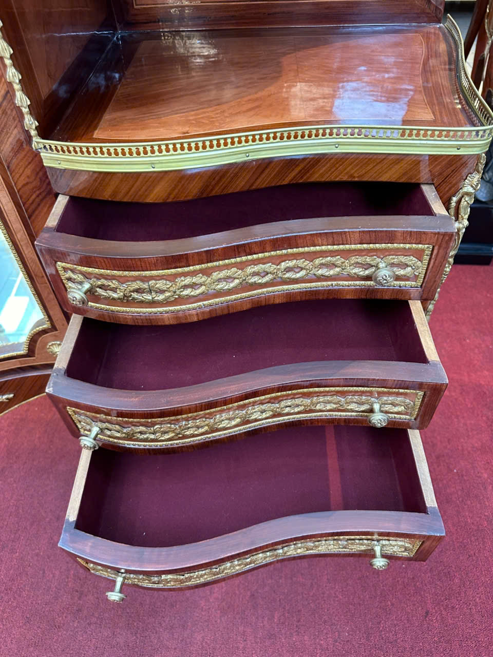 Tủ Cổ Nguyên Zin Cao Cấp – Hàng Hiếm Cho Dân Sưu Tầm Đẳng Cấp [TH2409]