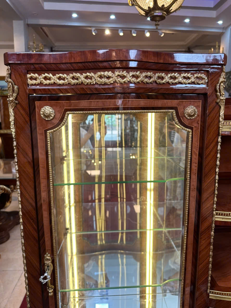 Tủ Cổ Nguyên Zin Cao Cấp – Hàng Hiếm Cho Dân Sưu Tầm Đẳng Cấp [TH2409]